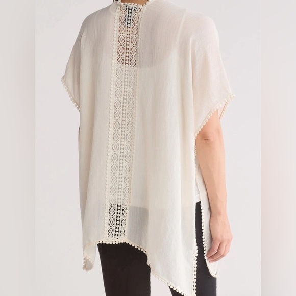 Steve Madden Women's Lace Inset Ruana, new with tag - Picture 3 of 9